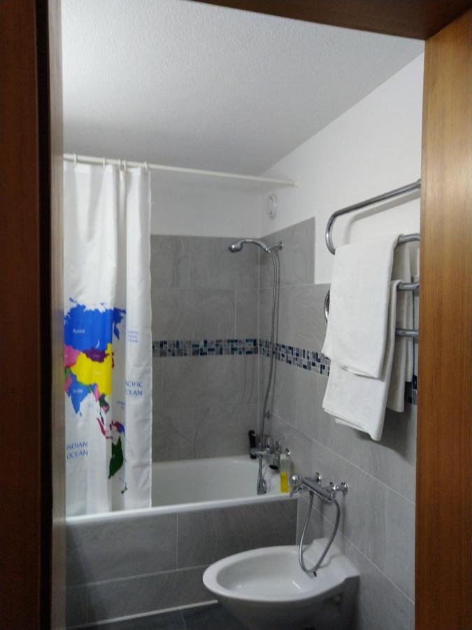 Holiday Accommodation - Swimming Pool Available Davos Bagian luar foto