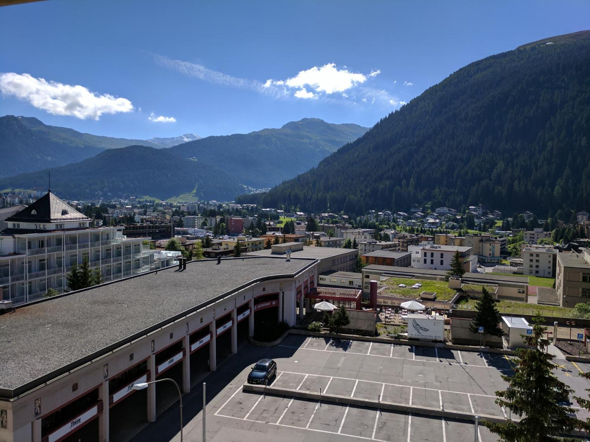 Holiday Accommodation - Swimming Pool Available Davos Bagian luar foto