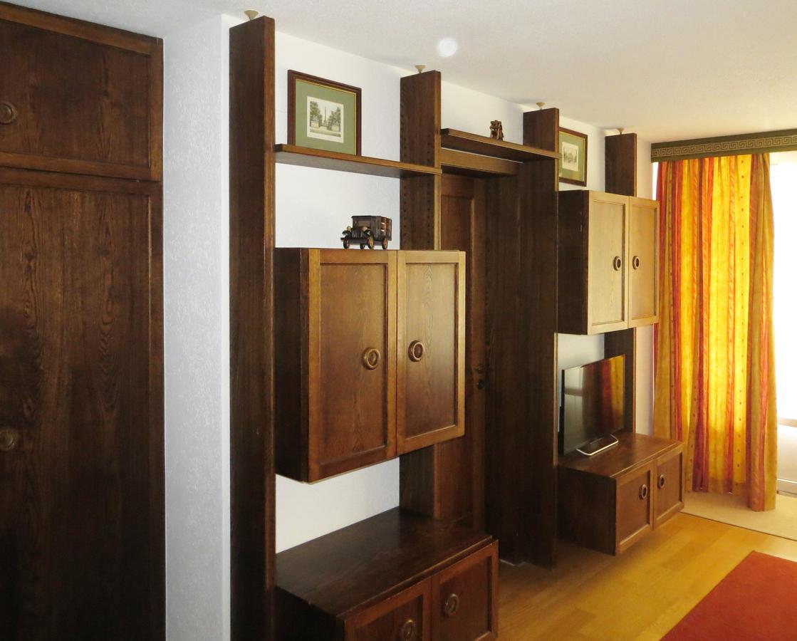 Holiday Accommodation - Swimming Pool Available Davos Bagian luar foto